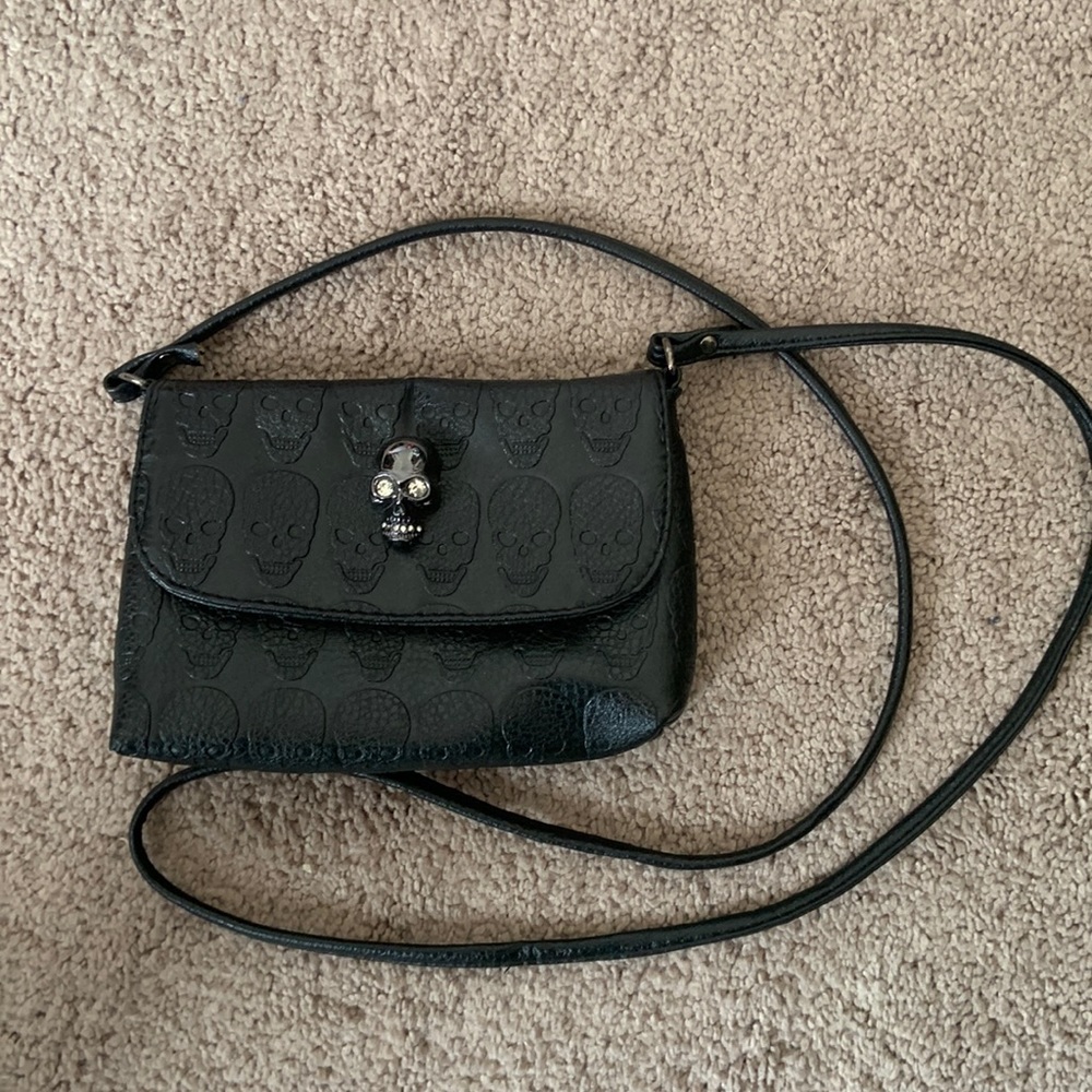 Small Black Purse with Skulls